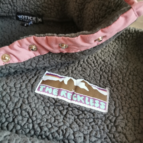 Notice the Reckless grey pink sherpa mock neck fleece top XL - Picture 5 of 6